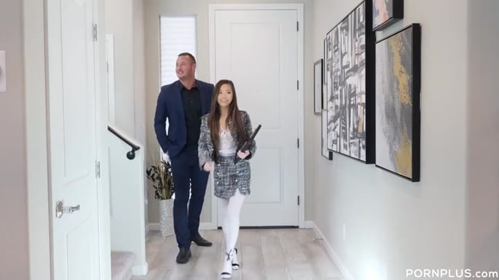 Home Ofis Çalışan Patronum Yeni Aldığı Evi Gezdirmek İçin Evine Davet Etti